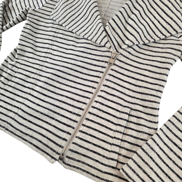 Calvin Klein Performance Striped Zip Jacket Women’s Small Quick Dry Black Grey - Picture 2 of 9